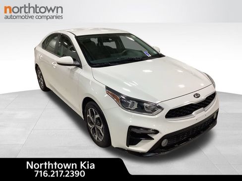 Certified 2020 Kia Forte LXS image 2