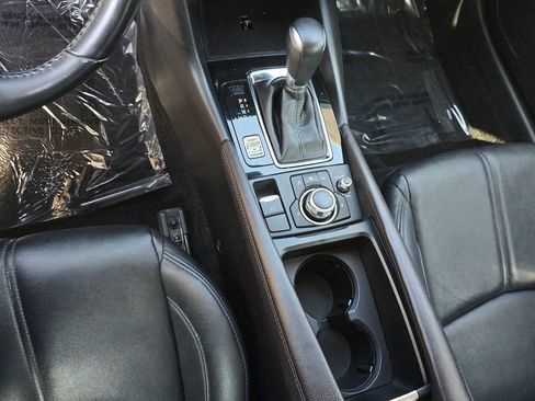 Used 2018 MAZDA MAZDA3 Touring FWD image 30