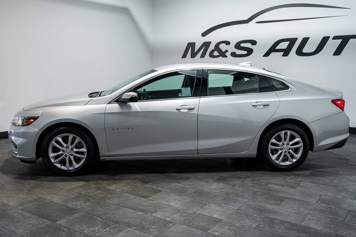 Used 2018 Chevrolet Malibu LT FWD image 3