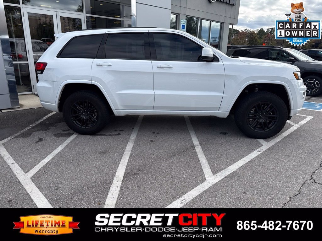 Used 2022 Jeep Grand Cherokee Laredo X AWD/4WD image 8
