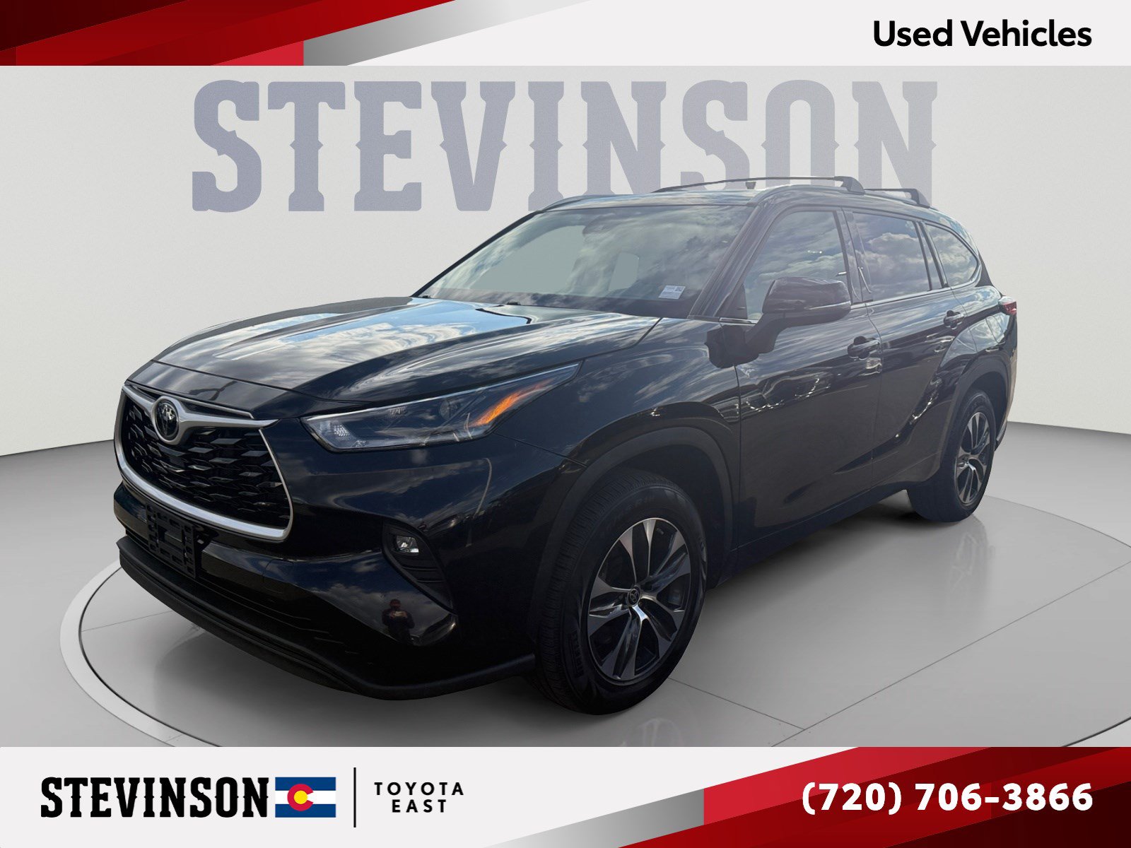 Used 2021 Toyota Highlander XLE FWD image 1