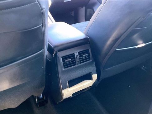 Used 2022 Mitsubishi Outlander SE image 35