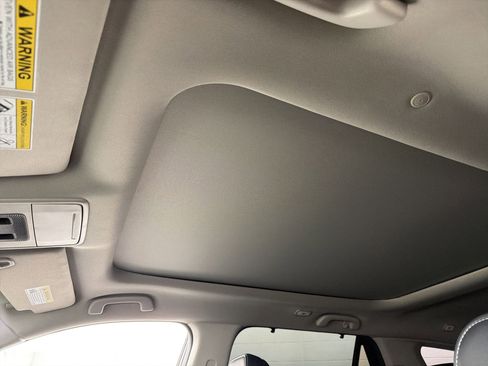 Certified 2023 Honda Pilot Touring image 16