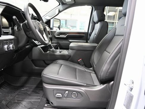 New 2026 GMC Sierra 3500 Denali w/ Denali Reserve Package image 13