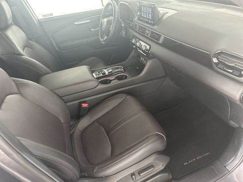 Used 2025 Honda Pilot Black Edition image 37