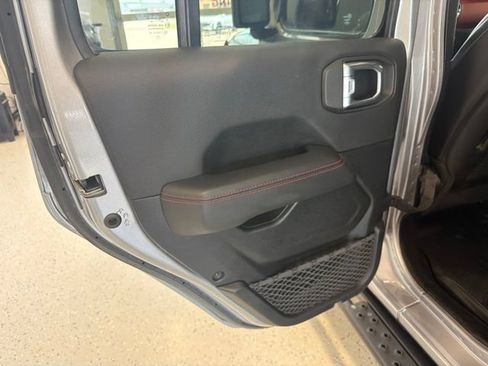 Used 2021 Jeep Wrangler Unlimited Rubicon AWD/4WD image 39