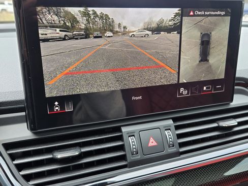 Used 2023 Audi SQ5 Prestige w/ Prestige Package image 24