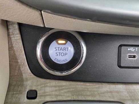 Used 2020 Nissan Murano SV FWD image 23