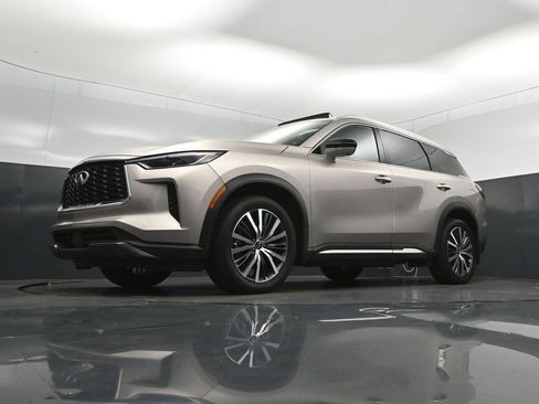 Certified 2023 INFINITI QX60 Sensory w/ Cargo Package AWD/4WD image 39