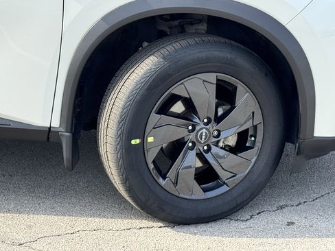 Used 2023 Nissan Rogue SV image 37