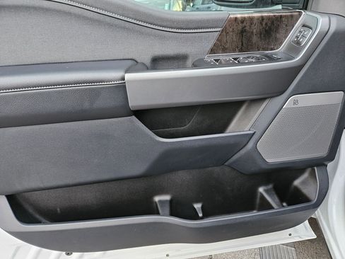 Used 2025 Ford F350 Lariat image 16