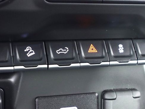 Used 2020 Chevrolet Silverado 1500 Custom Trail Boss image 22