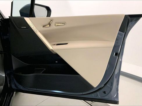 Certified 2023 BMW iX xDrive50 w/ Premium Package image 25