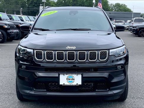 Certified 2023 Jeep Compass Latitude w/ Sun and Sound Group AWD/4WD image 3