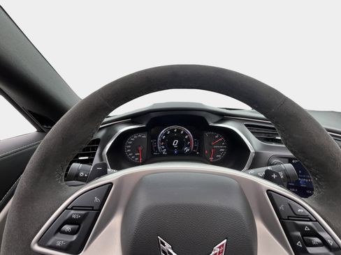 Used 2016 Chevrolet Corvette Stingray Convertible image 15