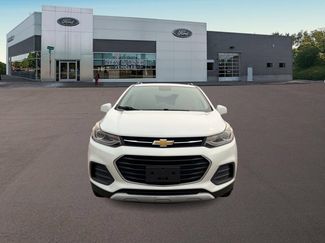 Used 2017 Chevrolet Trax LT w/ LT Convenience Package AWD/4WD video 3