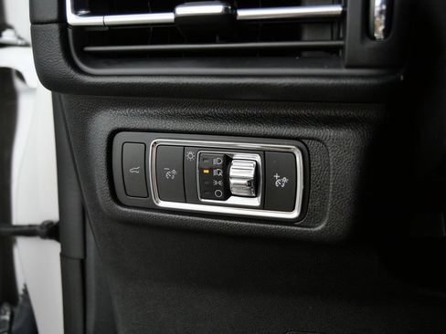 Certified 2022 Lincoln Corsair FWD image 22