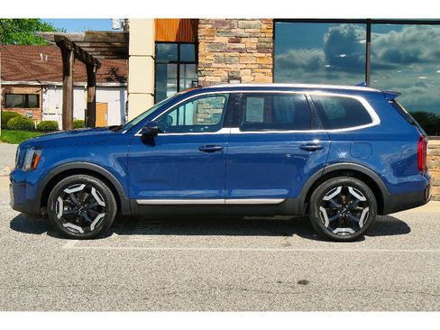 Used 2023 Kia Telluride S w/ S Sunroof Package AWD/4WD image 6