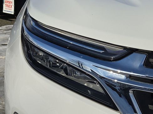 Used 2023 Chevrolet Equinox LT image 15