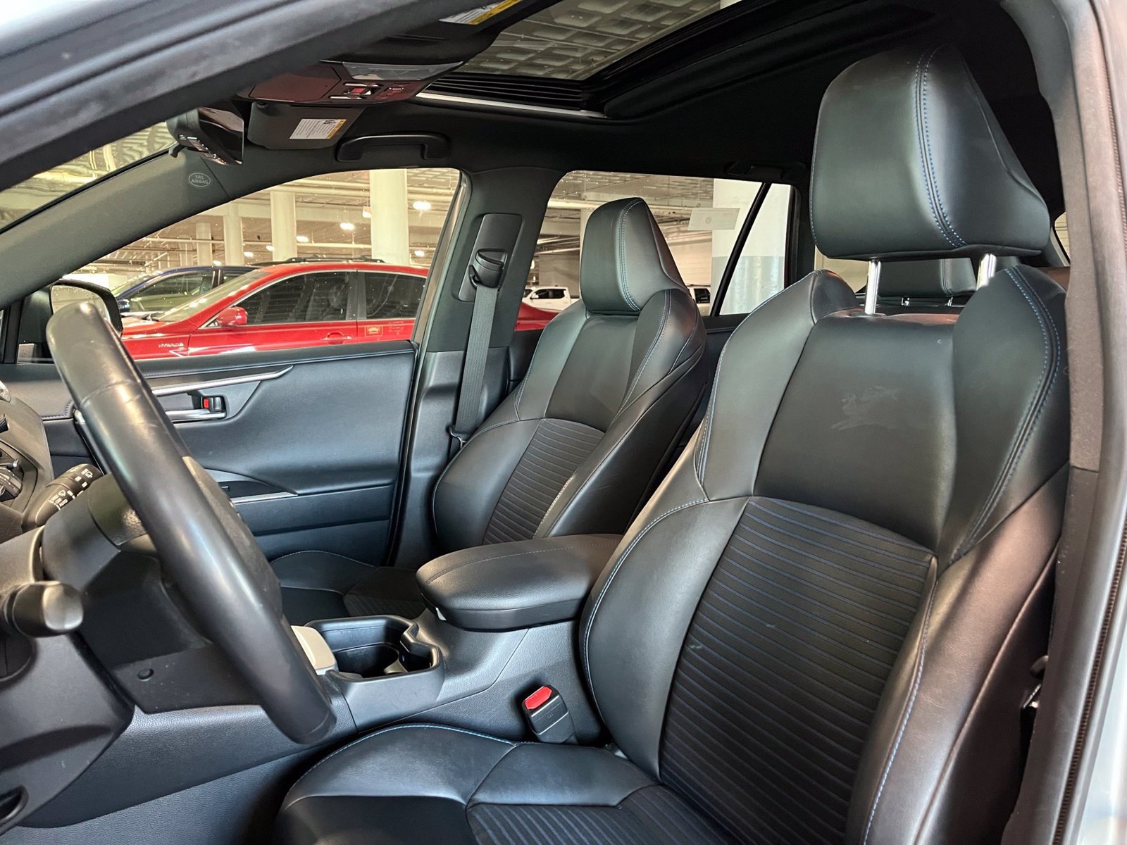 Used 2020 Toyota RAV4 XSE w/ XSE Grade Weather Package AWD/4WD image 15