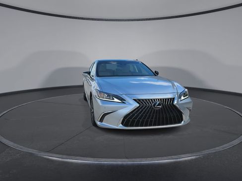 Used 2025 Lexus ES 350 w/ Premium Package FWD image 3