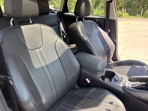 Used 2012 Ford Focus Titanium FWD image 34