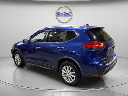 Used 2017 Nissan Rogue SV AWD/4WD image 3