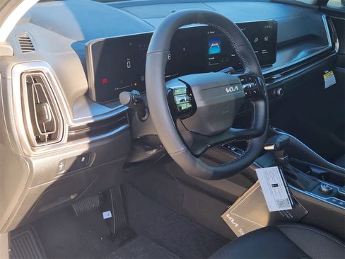 New 2026 Kia Sorento S image 2