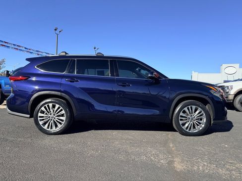 Used 2022 Toyota Highlander Platinum image 47