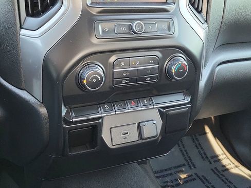 Used 2020 Chevrolet Silverado 1500 Custom Trail Boss w/ Custom Convenience Package AWD/4WD image 17