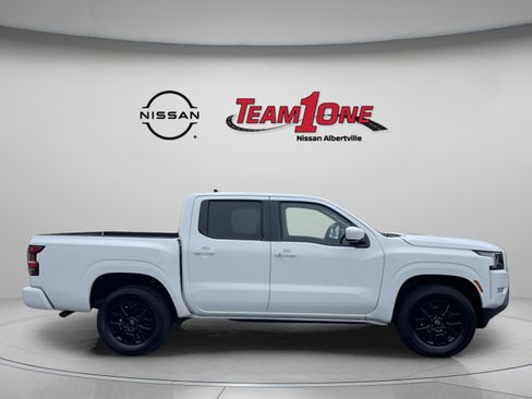 Used 2024 Nissan Frontier SV w/ SV Convenience Package image 6