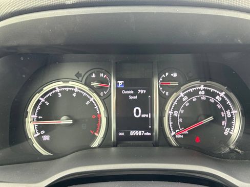 Used 2020 Toyota 4Runner TRD Off-Road Premium w/ Moonroof Package AWD/4WD image 30