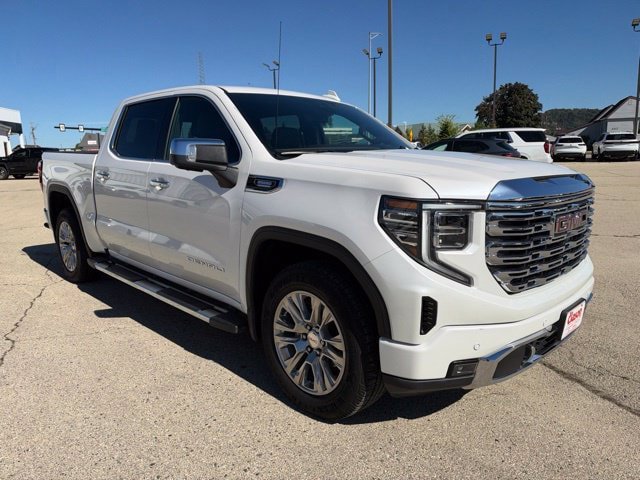 Used 2023 GMC Sierra 1500 Denali w/ Technology Package AWD/4WD image 7