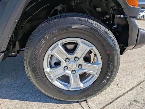 Used 2018 Jeep Wrangler Unlimited Sport S image 10