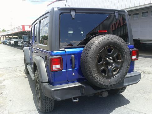 Used 2018 Jeep Wrangler Unlimited Sport AWD/4WD image 7