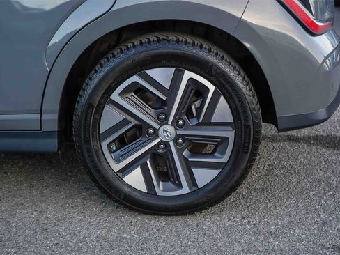 Used 2022 Hyundai Kona Limited image 4