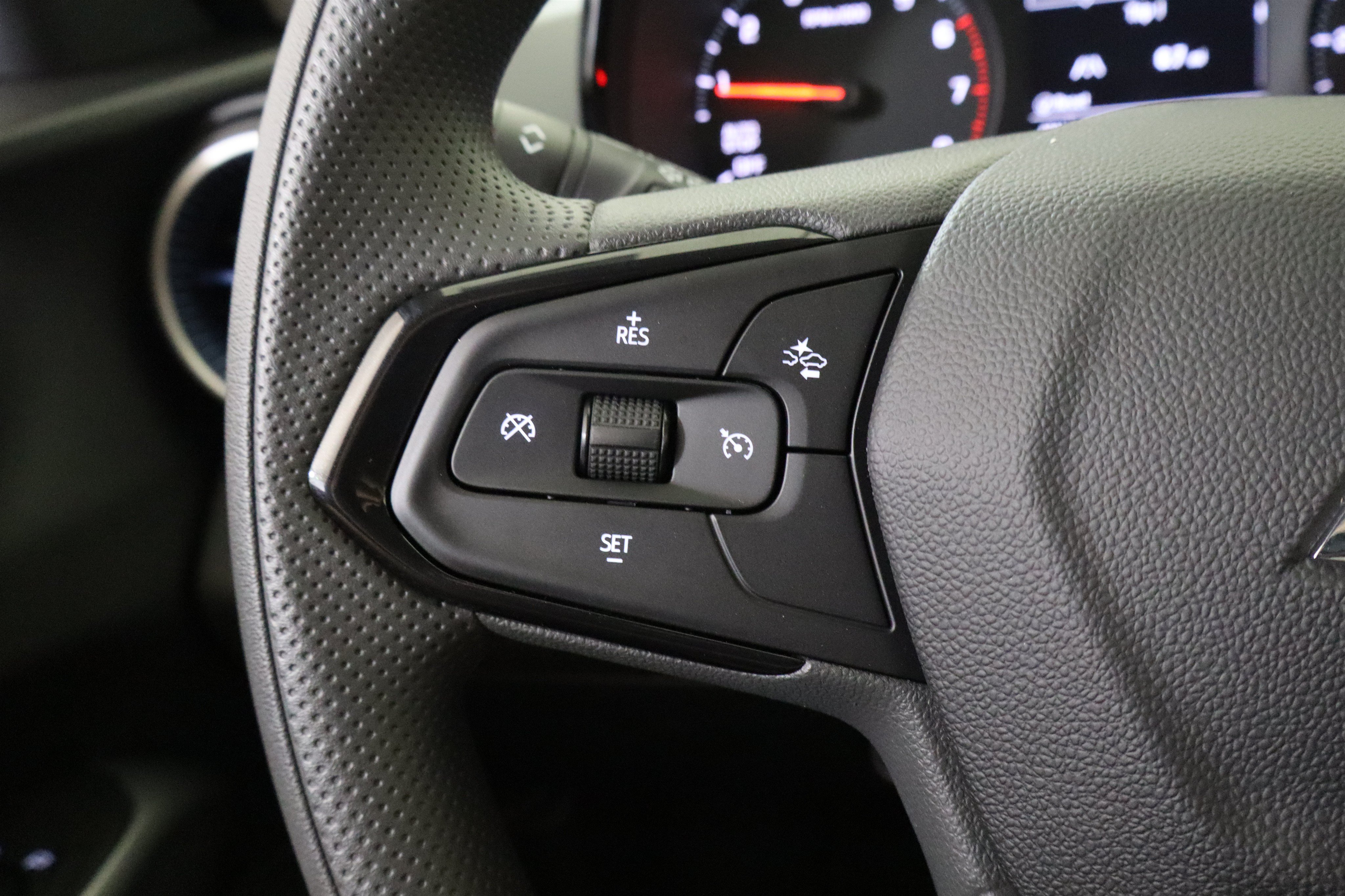 New 2026 Chevrolet Trax LS w/ LS Convenience Package FWD image 30