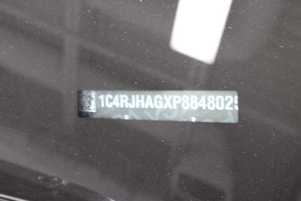 Used 2023 Jeep Grand Cherokee Altitude AWD/4WD image 31