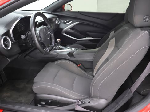 Used 2017 Chevrolet Camaro SS RWD image 8