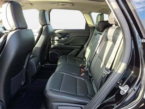 New 2026 Lincoln Corsair Premiere image 11