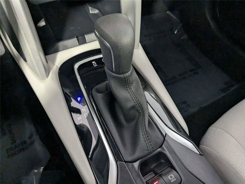 Used 2024 Toyota Corolla Cross LE w/ Moonroof Package image 33