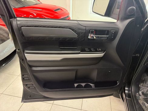 Used 2020 Toyota Tundra Platinum AWD/4WD image 13