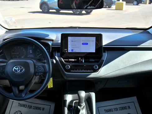 Used 2024 Toyota Corolla LE image 35