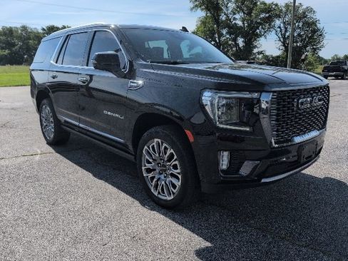 Used 2023 GMC Yukon Denali Ultimate AWD/4WD image 4
