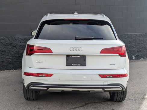 Used 2023 Audi Q5 Premium w/ Convenience Package image 6