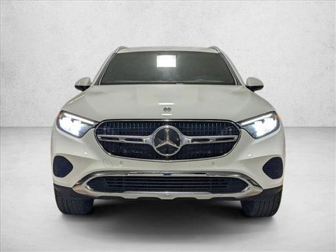 Certified 2025 Mercedes-Benz GLC 300 4MATIC image 2