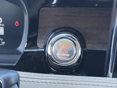 Used 2022 Lincoln Corsair Reserve w/ Equipment Group 201A image 8