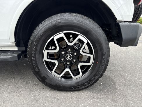 Used 2024 Ford Bronco Outer Banks AWD/4WD image 14