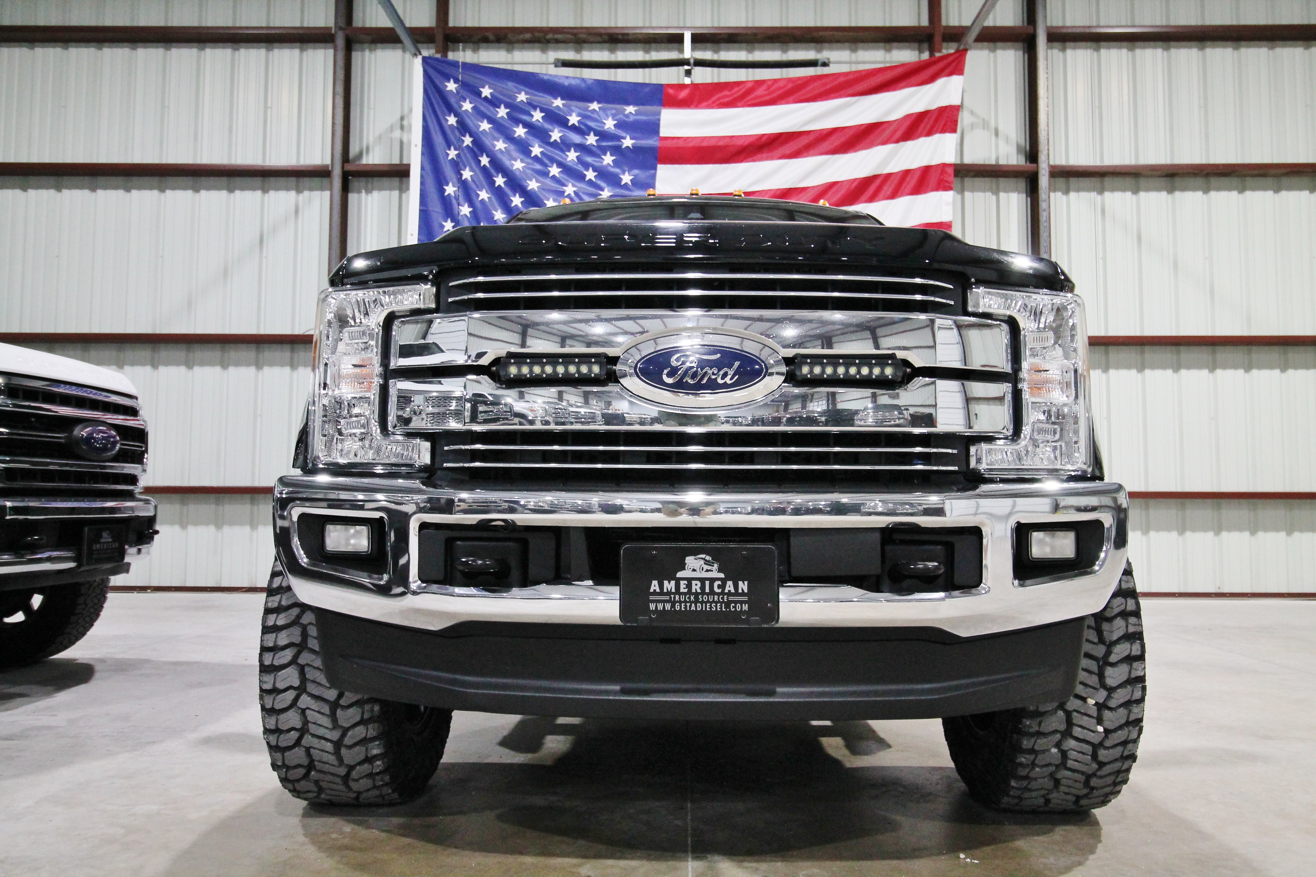 Used 2017 Ford F250 Lariat w/ Lariat Ultimate Package AWD/4WD image 2