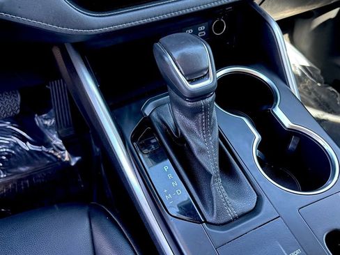 Used 2023 Toyota Highlander XLE image 20